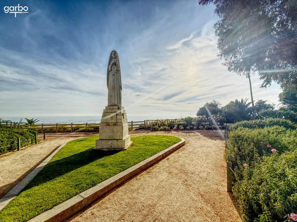 Statue, Santa Monica, CA